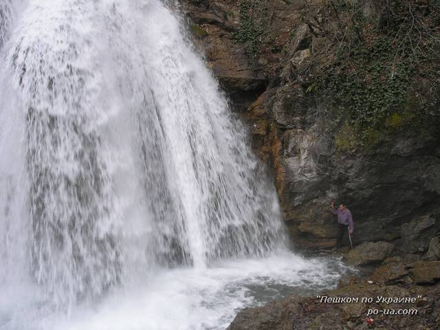Водопад Джур-Джур в марте